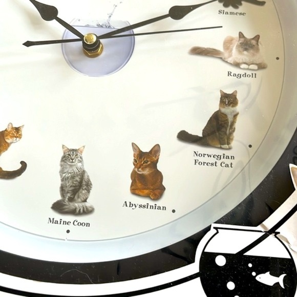 Brand New Meowing Cat Clock Real Cat Recordings Every Hour Popular Breeds Round - Picture 8 of 14